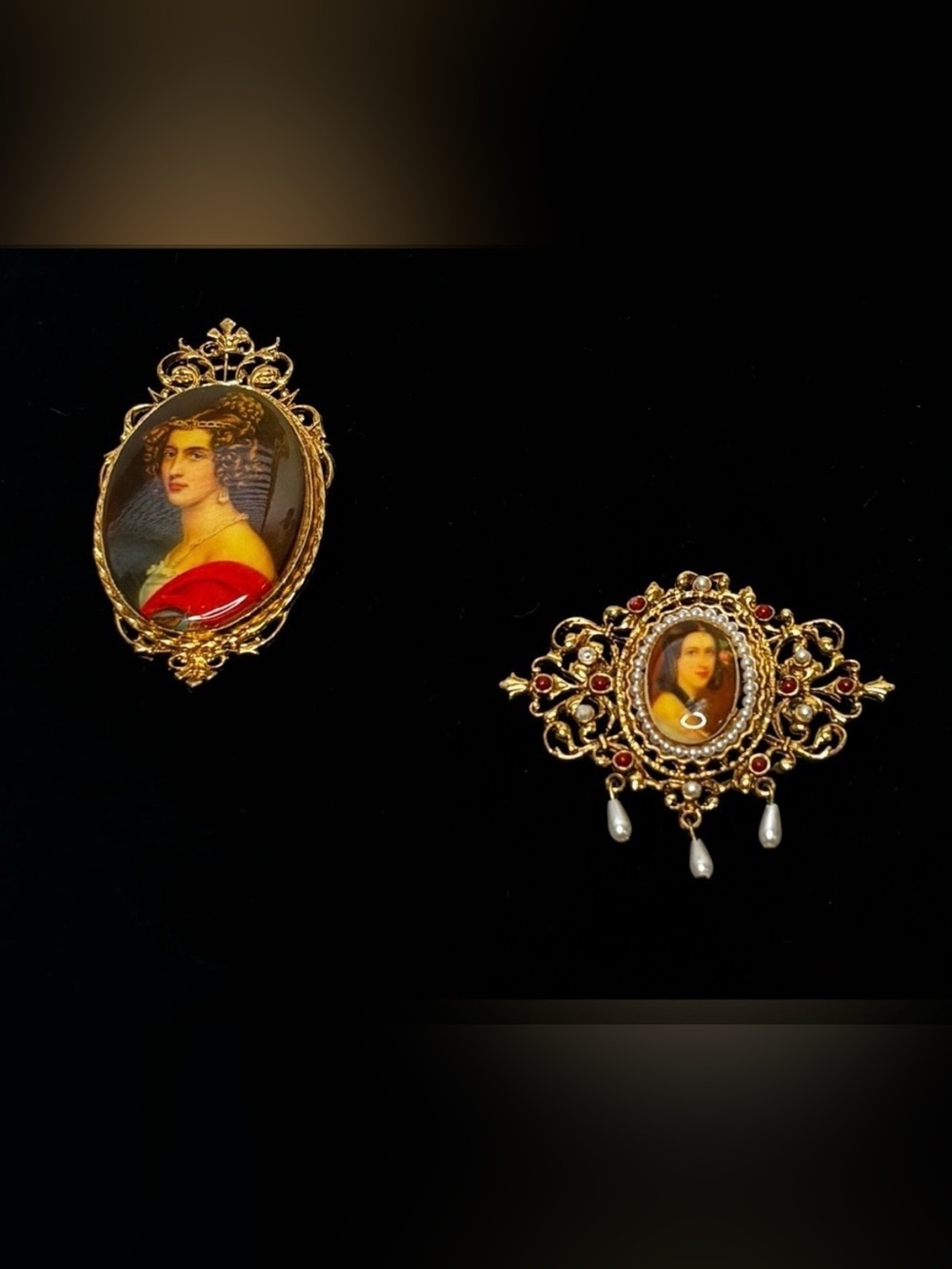 BROOCHES (2) VINTAGE ARTHUR PEPPER VICTORIAN POTRAITS